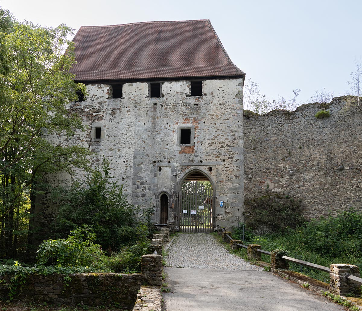 Vorburg Tor